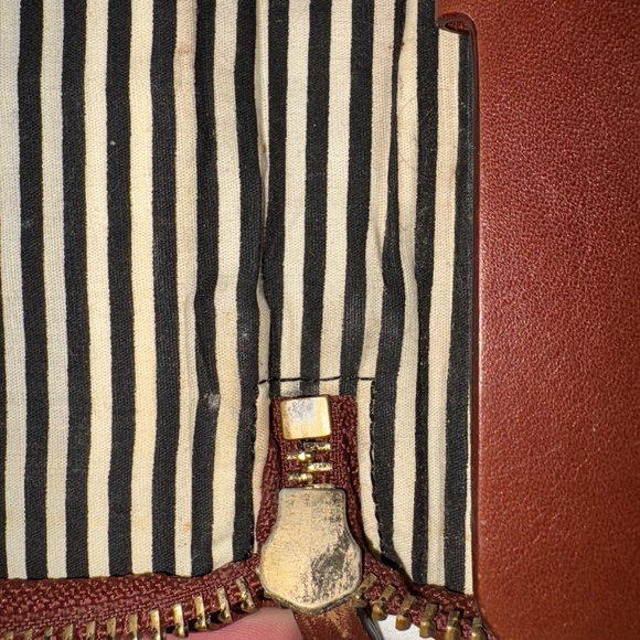 Kate Spade dictionary leather tablet holder - Picture 6 of 13